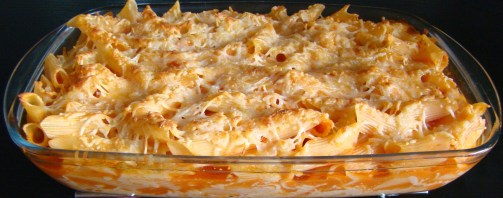 MACARRONES AL HORNO (CON SALSA DE TOMATE)
