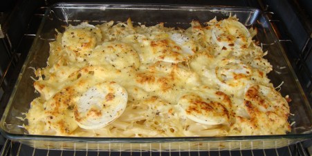 MACARRONES CON CEBOLLAS AL HORNO
