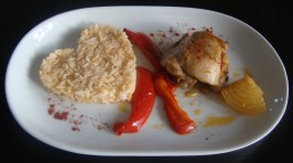 POLLO CON PIMIENTOS ROJOS