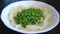 arvejas-con-cebolla