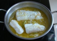 BACALAO CON AJOS Y CORTEZA DE LIMÓN