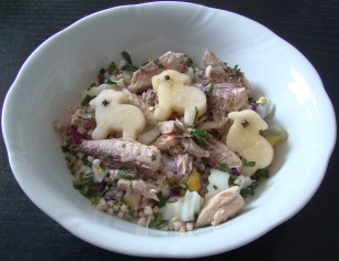 ENSALADA DE TRIGO CON CABALLA Y PERAS