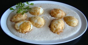 HUEVOS EN SALSA DE ALMENDRAS