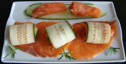 PEPINOS RELLENO DE SALMÓN