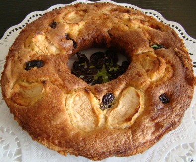 BIZCOCHO DE MANZANAS Y PASAS.1jpg