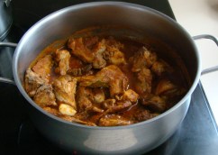 CONEJO EN SLASA DE TOMATE1.jpg