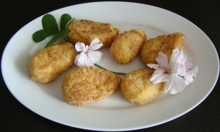 CROQUETAS DE PESCADO Y PAPAS.jpg