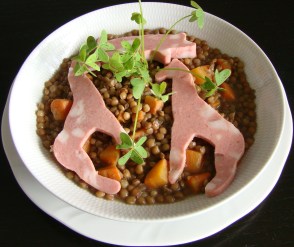 LENTEJAS CON MORTADELA