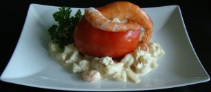 TOMATES RELLENOS CON GAMBAS