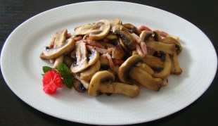 CHAMPIÑONES CON BACON