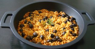 FIDEUA CON ACEITUNAS