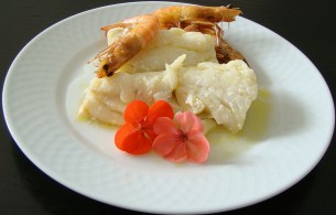 BACALAO GUISADO CON GAMBAS