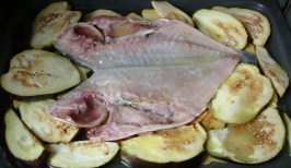 DORADA AL HORNO CON MANZANAS Y BERENJENA.jp1g