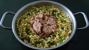 PASTA CON ATÚN EN LATA.jpg