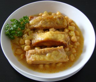 COSTILLAS CON GARBANZOS.jpg