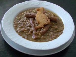 LENTEJAS CON CHISTORRAS