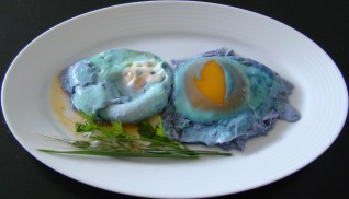 HUEVOS DE COLOR