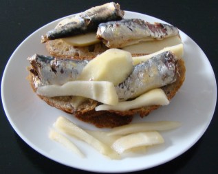 MONTADITO DE SARDINA