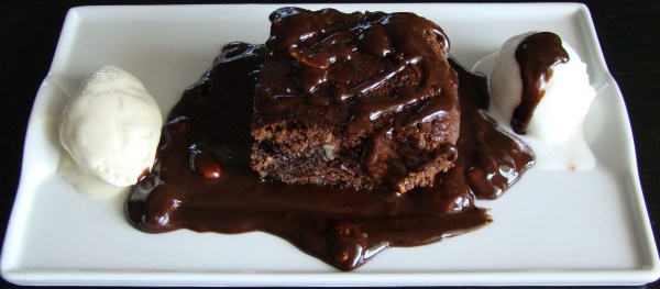 BROWNIE CON ALMENDRAS