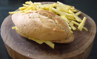 BOCADILLO DE PAPAS FRITAS1