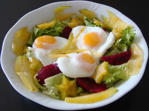 ENSALADA CON HUEVOS ESCALFADOS...