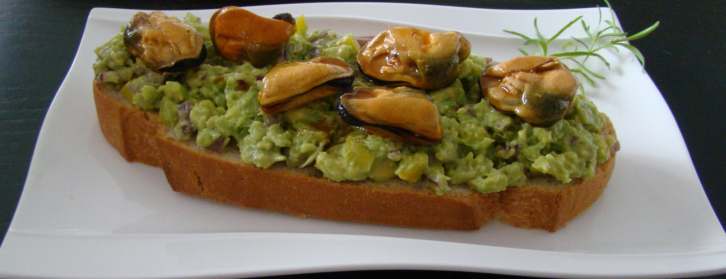TOSTA DE MEJILLONES FRITOS.jpg1