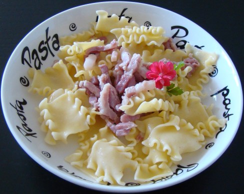 PASTA CON PANCETA