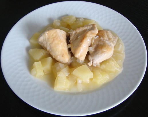 POLLO CON PIÑA