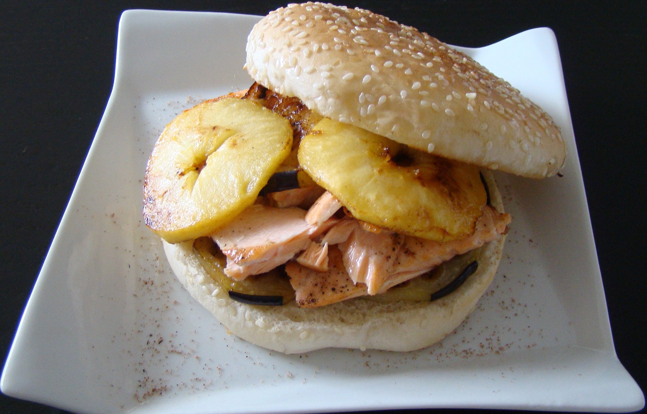 AMBURGUESA DE SALMÓN 2