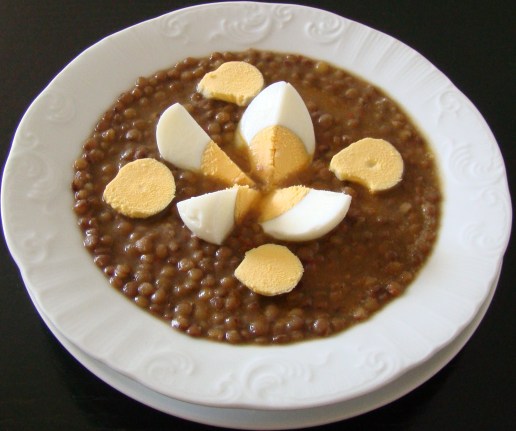 LENTEJAS CON HUEVOS DUROS